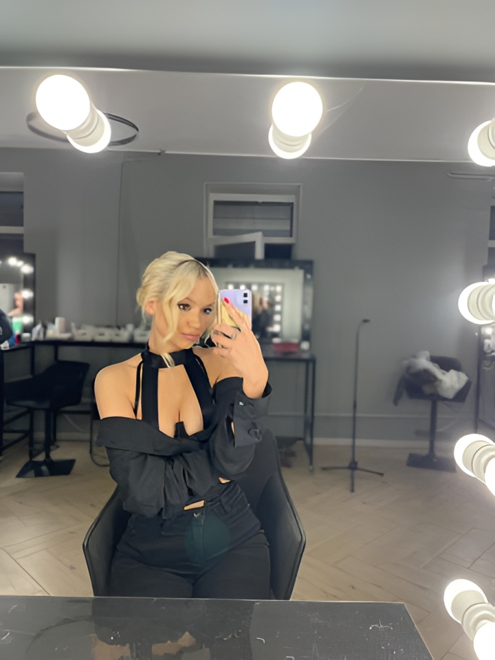 Рада привлекательная девушка из Ангарска цена от 2000 руб