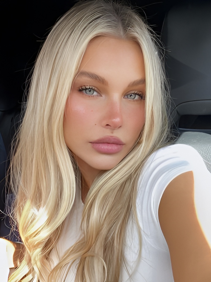 Стефания привлекательная девушка из Ангарска цена от 5000 руб