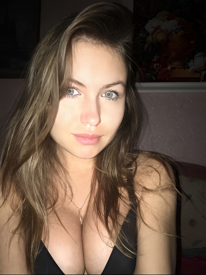 Стефания привлекательная девушка из Ангарска цена от 1500 руб