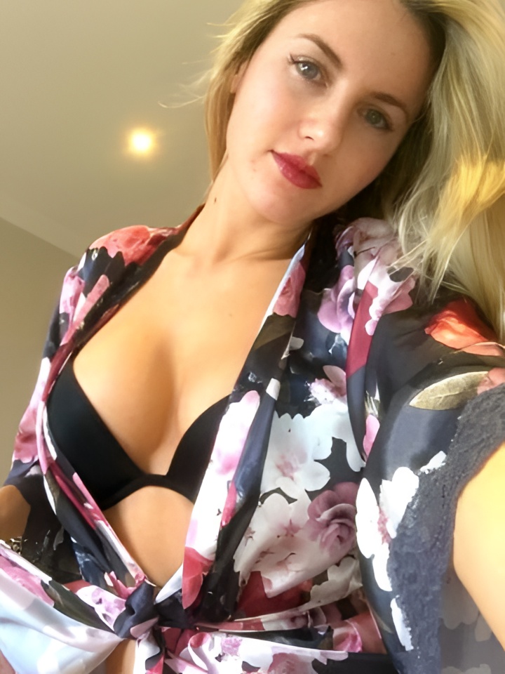 Вероника привлекательная девушка из Ангарска цена от 10000 руб